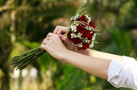 Wedding Reception songs, Bouquet toss at wedding